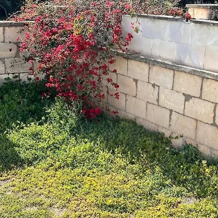 Beautiful House 100 Metres From Santandria 度假居 桑坦德利亚湾